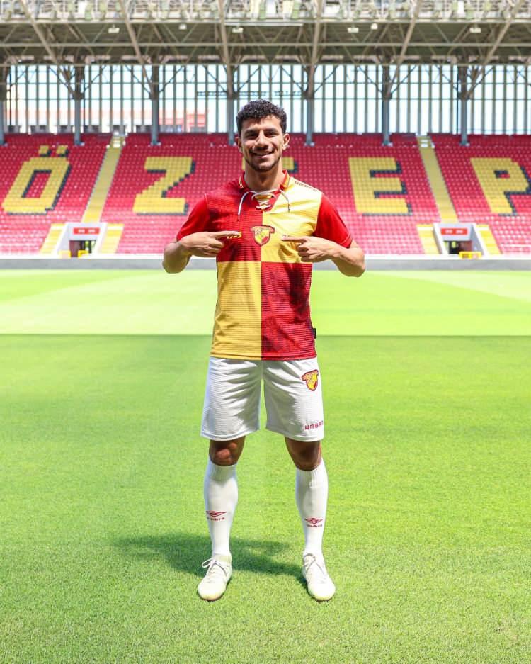 <p>Ibrahim Sabra<br />
<br />
Göztepe<br />
<br />
Santrafor</p>
