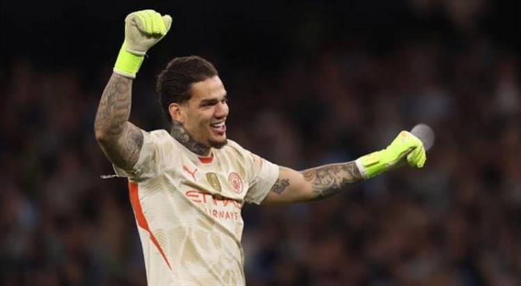 <p>Manchester City'nin kalecisi Ederson, teknik direktör Okan Buruk'un listesinde ilk sırada yer alıyor.<br />
<br />
Sarı kırmılılar hem kulüp hem de oyuncu tarafıyla görüşmelere başladı.<br />
<br />
Brezilyalı yıldız ikna edilmeye çalışılıyor.<br />
<br />
(FANATİK)</p>