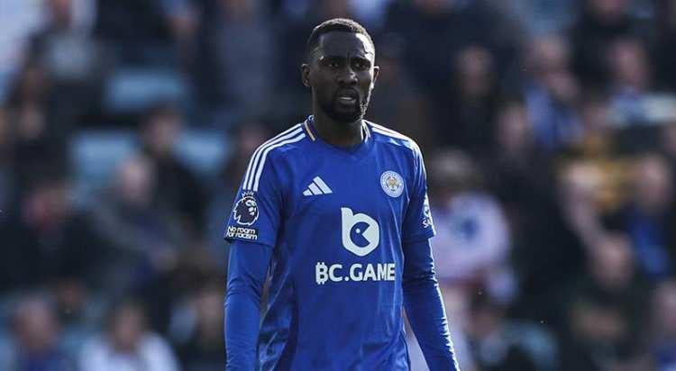 <p>Fenerbahçe, orta saha transferinde Leicester City'nin yıldızı Wilfred Ndidi'yi gündemine aldı.<br />
<br />
Sarı lacivertliler, Nijeryalı yıldız için resmi temaslara başladı.<br />
<br />
(FOTOMAÇ)</p>
