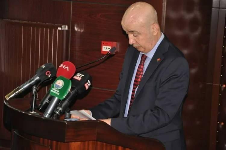 <p>FETÖ sadece kendi yapısıyla değil, başka terör örgütleriyle de işbirliği yaparak bilgi sağlıyor, eylemleri yönlendiriyor ve finanse ediyordu. Maskelerini düşürdüğümüz için infaz listesine alındık. Nitekim hendek olaylarında bir suikast girişimi bile oldu ancak silah tutukluk yaptı.</p>
<p> </p>