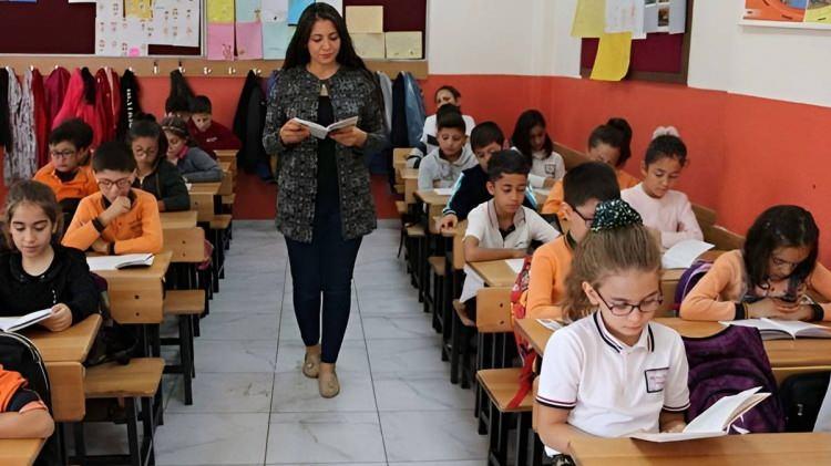 <p>MEB Ölçme, Değerlendirme ve Sınav Hizmetleri Genel Müdürlüğü tarafından yayımlanan 2025 LGS İstatistik Raporu'na göre; bu yıl yapılan merkezi sınavda 719 öğrenci tüm soruları doğru yanıtlayarak 500 tam puan aldı. </p>
