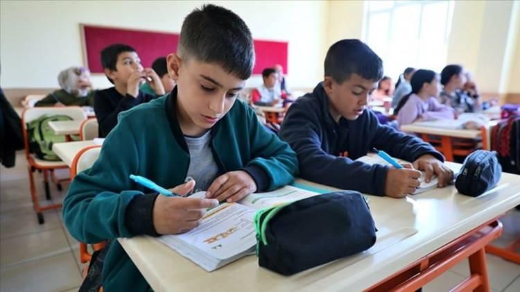 <p><em><strong>Yozgat, Düzce, Bartın, Burdur, Gümüşhane, Bitlis, Ordu, Bingöl ile Rize'den ise birer öğrenci sınavda 500 tam puan aldı." </strong></em></p>