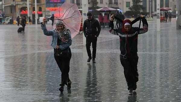 <p><strong>BATI KARADENİZ</strong></p>
<p> </p>
<p>Parçalı ve az bulutlu, öğle saatlerinden sonra bölgenin iç kesimlerinin yerel sağanak ve gök gürültülü sağanak yağışlı geçeceği tahmin ediliyor.</p>
<p> </p>
<p><strong>BOLU</strong> °C, 31°C Az bulutlu, zamanla parçalı bulutlu, öğle saatlerinde sonra yerel sağanak ve gök gürültülü sağanak yağışlı</p>
