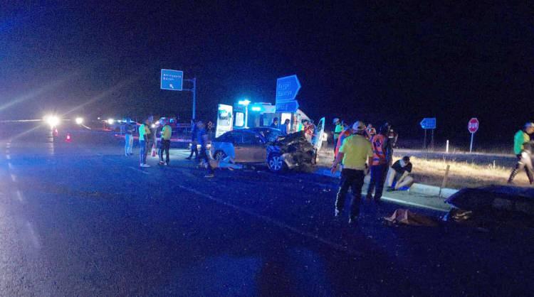 <p>Kaza, önceki gün saat 21.00 sıralarında, Sivas-Malatya kara yolu Kangal ilçesi Halep köprüsü mevkisinde meydana geldi. </p>
