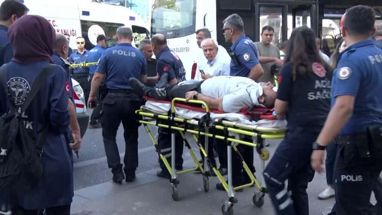 <p>Olay yerine sevk edilen ambulanslarla hastanelere kaldırılan yaralılar tedavi altına alındı.</p>