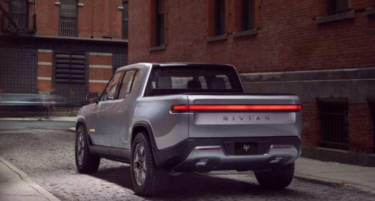 <p><strong>En yüksek artış ise pickup olarak tabir edilen ve yüzde 4 ÖTV oranına sahip araçlarda ÖTV yüzde 50'ye çıkarıldı.</strong></p>
<p> </p>
<p>Bundan sonraki süreçte kanunun Resmi Gazete'de yayımlanıp fiyatların değişmesi beklenecek.</p>
