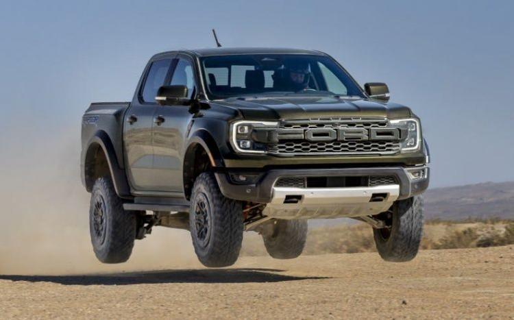 <p><strong><span style="color:#B22222">FORD RANGER </span></strong></p>

<p> </p>

<p><strong>Başlangıç paketi mevcut fiyatı</strong> 2 milyon 960 bin 300 lira,</p>

<p> </p>

<p><span style="color:#B22222"><strong>Yüzde 50 ÖTV'li hali </strong></span>4 milyon 269 bin 663 lira,</p>

<p> </p>

<p><strong>Tam donanımlı modeli mevcut fiyatı </strong>4 milyon 150 bin 200 lira, yüzde</p>

<p> </p>

<p><span style="color:#B22222"><strong>50 ÖTV'li hali </strong></span>5 milyon 985 bin 864 lira.</p>
