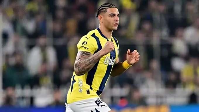 <p>Sarı-lacivertli takımın yeni sezon kadro planlamasında olmadığı ifade edilen Brezilyalı futbolcu için İngiltere'den sürpriz bir talip çıktı.</p>
