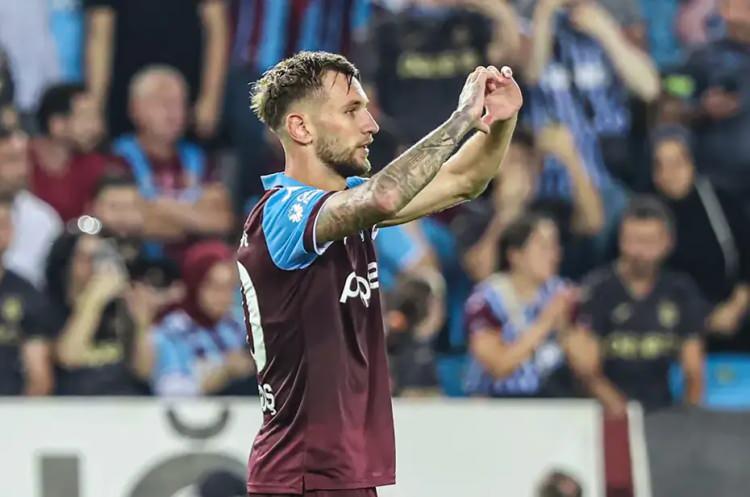 <p>Trabzonspor'da Denis Draguş'un Eyüpspor'a kiralanması için yapılan görüşmeler son aşamada.<br />
<br />
Bordo-mavililer, Eyüpspor'dan Melih Kabasakal'ı transfer etmek istiyor. <br />
<br />
(FOTOMAÇ)</p>