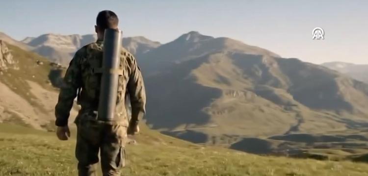 <p>Özellikle hızlı hareket eden timlerin ihtiyaçları göz önüne alınarak tasarlanan KARAGUN, ani bir müdahale durumunda kurulumu kolay bir çözüm olarak oluşturuldu.</p>

<p> </p>
