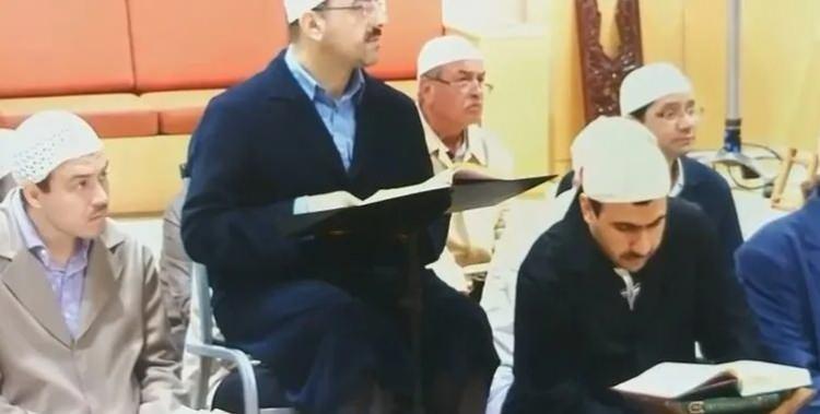 <p>Batmaz'ın faaliyetleri, Akıncı Üssü'ndeki güvenlik kameralarına da yansıdı. Üs komutanı eski tuğgeneral Hakan Evrim'in baş selamı vermesi, Batmaz'ın yapılanmadaki konumunu göz önüne serdi.</p>
<p> </p>
<p> </p>