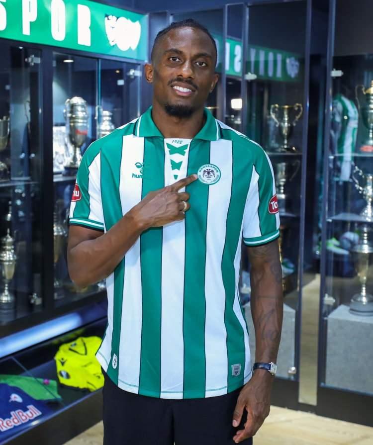<p>Yhoan Andzouana<br />
<br />
Konyaspor<br />
<br />
Sağ Bek</p>