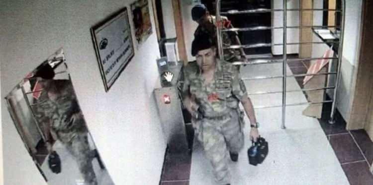 <p>Ömer Halisdemir adı, o günden bugüne ‘kahramanlık’ denilince akla gelen ilk isimlerden biri oldu…</p>
<p> </p>
