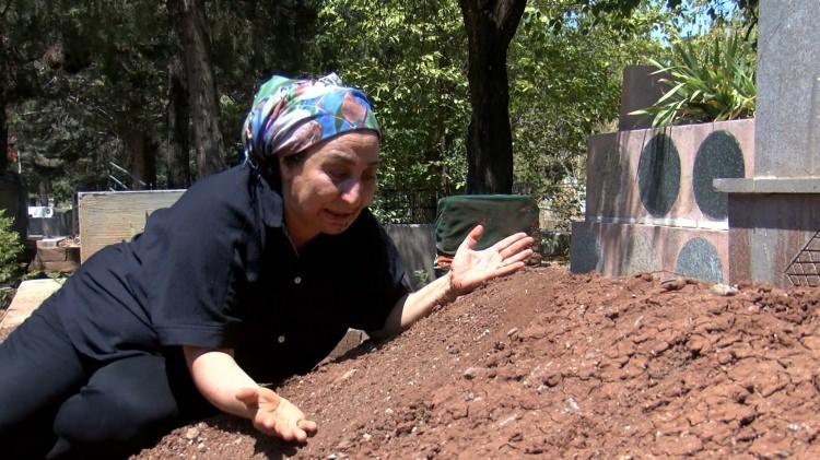 <p>Konuay ilişkin yapılan haberlerde, anne Hülya Alkaş, kızı İlayda’nın dini nikahla birlikte yaşadığı C.A. tarafından aylarca şiddet gördüğünü, dış dünyayla bağının koparıldığını ve İlayda’nın babasının tehdit ederek onu yeniden aynı eve gönderdiğini söylemişti. </p>

