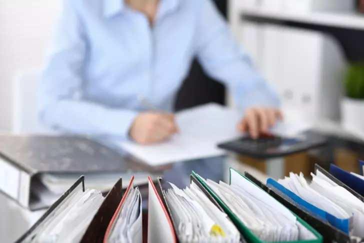 <p><strong>3- Yararlanma şartları neler?</strong></p>

<p> </p>

<p>Çocuğunun sağ olması, Aynı çocuk için daha önce bu haktan yararlanmamış olmak, Kadro ünvanının yarım zamanlı çalışma hakkından yararlanamayacak kadro ünvanları arasında olmaması, Talepte bulunmak.</p>
