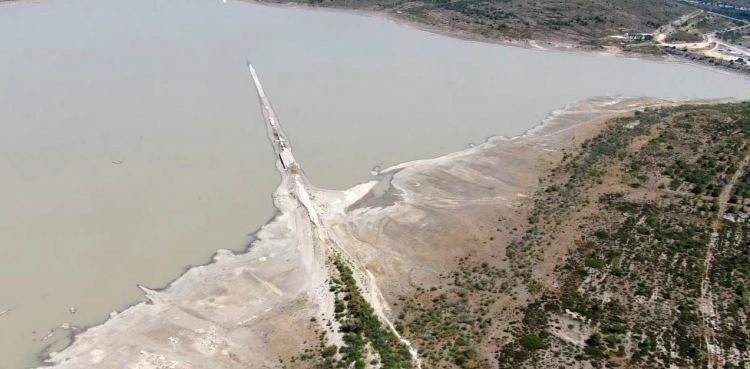 <p>Bu kapsamda, ilk etapta gece saat 23.00 ile sabah 06.00 arasında su kesintisi uygulanması planlanıyor.</p>
