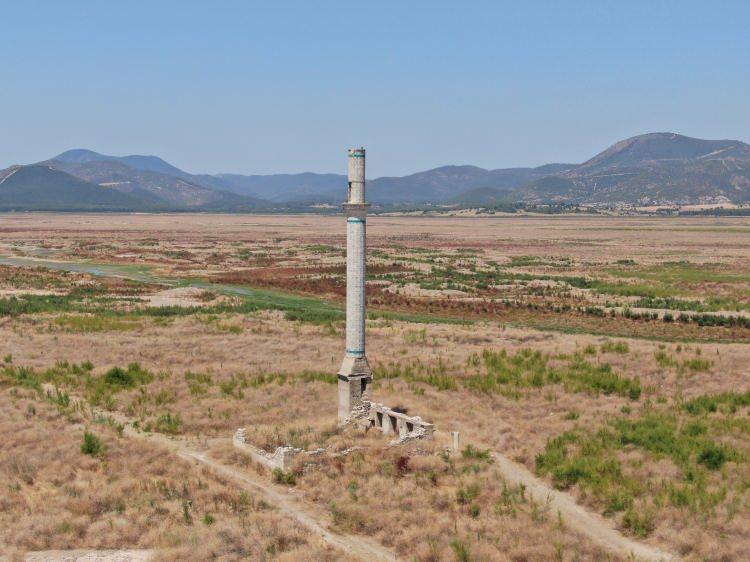 <p>Bu seviyenin, Çeşme’nin yalnızca yaklaşık 10 günlük su ihtiyacını karşılayabileceği belirtiliyor.</p>

<p>​</p>
