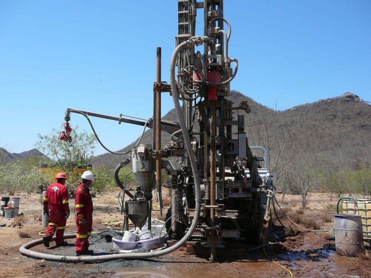 <p>Petrol kuyusu sondajcısı</p>