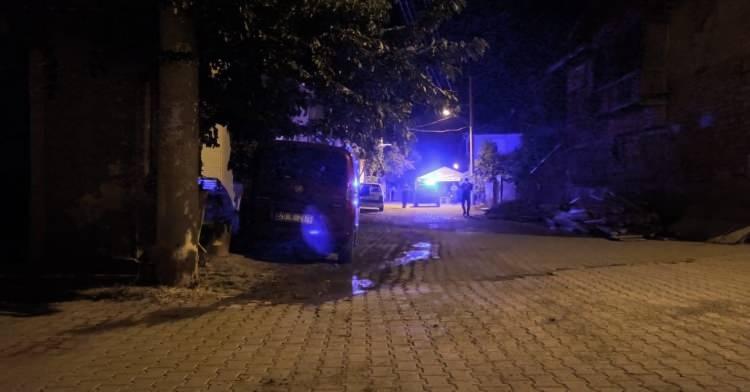 <p>Tartışmanın büyümesiyle dayı ve yeğenin kavgasına Ramazan G.’nin eşi Elif G.’de dahil oldu.</p>