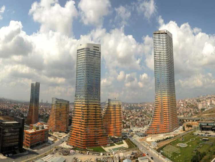 <p>Bir sertifikanın pay adet fiyatı %25 indirimle 7,59 TL’ye çekilmiştir. Gayrimenkul Sertifikası alımında alt limit bir adet sertifika bedelidir ve üst limit bulunmamaktadır. Tasarruf sahipleri istedikleri kadar sertifika alabilir, diledikleri kadar biriktirebilir. </p>

<p> </p>

