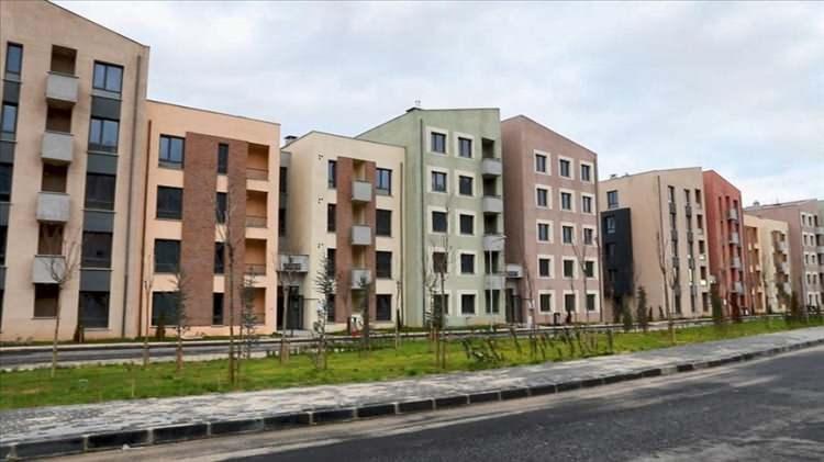 <p>Damla Kent projesi 379.232 metrekare arsa üzerinde, 1.258.263 metrekare inşaat alanına sahip olacaktır. 5 etaptan oluşacak projede toplam 5.325 adet konut ve 244 adet ticari ünite inşa edilecektir. </p>
<p> </p>
<p>İlk etapta bulunan 1.540 konutun halka arz edilmesinin ardından sürecin ikinci etapla devam etmesi planlanmaktadır. İkinci etapta ise 674 konut yer almaktadır. </p>
<p> </p>
<p> </p>
