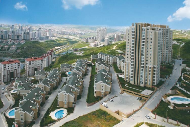 <p><span style="color:#B22222"><strong>4: Gayrimenkul Sertifikası Nasıl Değerlendirilir? </strong></span></p>
<p>Gayrimenkul sertifikası, bir evin küçük bir hissesi gibidir. Projede yer alan konutlar küçük paylara bölünerek, “gayrimenkul sertifikası” olarak yatırımcılara sunulur. </p>
<p> </p>
<p>Gayrimenkul Sertifikası yatırım modeli ile tasarruf sahiplerine 3 ayrı kazanç yöntemi sunuluyor: </p>
<p> </p>