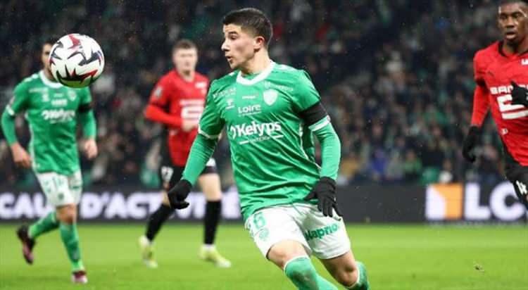 <p>Bir sredir Saint-Etienne'in yıldızı Bouchouari için girişimlerde bulunan Trabzonspor'un 3 milyonluk teklifin kabul edilmediği öğrenildi.<br />
<br />
Yönetimin oyuncuyla alakalı revize bir rakam sunacağı gelen haberler arasında.<br />
<br />
(FANATİK)</p>