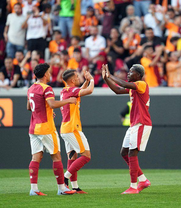 <p>Yapılacak transferler de göz önünde bulundurulduğunda özellikle yabancı oyuncu özelinde oyuncu satışı yapması gereken Galatasaray'da kamp döneminin parlayan isimlerinden Derrick Köhn'e Almanya'dan iki talip çıktı.</p>