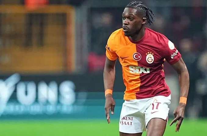 <p>Gazeteci Ferhat Kızıltaş'ın haberine göre de Galatasaray Borussia Mönchengladbach'tan Derrick Köhn için satın alma opsiyonlu kiralama teklifi aldı.</p>