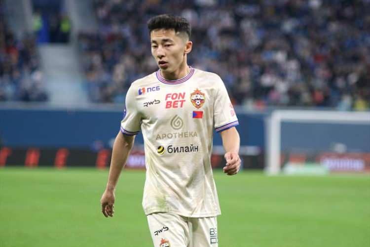 <p>Rams Başakşehir, CSKA Moskova'nın 21 yaşındaki Özbek 10 numarası Abbosbek Fayzullaev için 7.5 milyon Euro artı bonusu gözden çıkardı.<br />
<br />
(FOTOMAÇ)</p>
