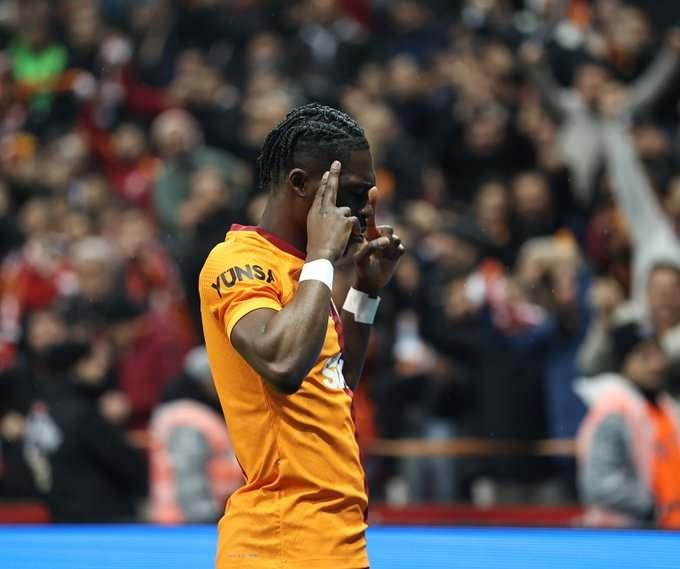 <p>Kampta sol açıkta değerlendirilen ve burada sergilediği performansla geçer not alan Köhn'de nihai kararı Okan Buruk verecek.<br />
<br />
(FOTOMAÇ / FERHAT KIZILTAŞ)</p>