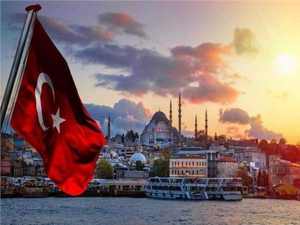 <p><strong><span style="color:#B22222">TÜRKİYE İSE </span>GÜNLÜK 66,3 BİN VARİL PETROL ÜRETİYOR</strong></p>
