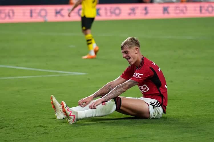 <p>Beşiktaş Teknik Direktörü Ole Gunnar Solskjaer, Manchester United'dan eski öğrencisi Brandon Williams'ı yeniden kadrosuna katmak istiyor.<br />
<br />
24 yaşındaki sol bek için Beşiktaş yönetimi ilk teması kurdu, görüşmeler olumlu ilerliyor.<br />
<br />
(FOTOMAÇ)</p>
