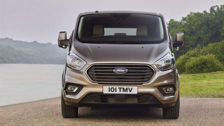 <p><span style="color:#B22222"><strong>12) FORD TOURNEO CUSTOM MİNİBÜS</strong></span></p>