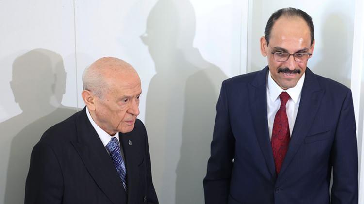 <p>Görüşmede <strong>"Terörsüz Türkiye"</strong> hedefi doğrultusunda izlenecek yol haritası masaya yatırıldı. </p>
<p> </p>