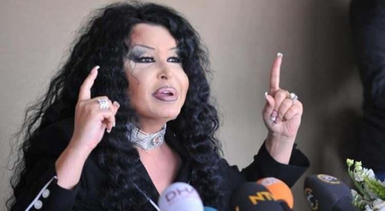 <p> Arzu Acay, sosyal medyadan paylaştığı videoda, <em><strong>"Görüyorsunuz dostlarım. Sayın Diva’mızın villası da şurada. Ramak kala orman resmen yandı, kül oldu. Diva'mızı güçlükle de olsa tahliye ettik. Gelmiş geçmiş olsun. İtfaiyeci kardeşlerimizden de Allah razı olsun, hemen müdahale ettiler"</strong></em> dedi. </p>