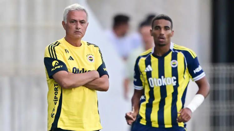 <p><strong>"Futbolda telif hakkı diye bir şey yok. Herkes her şeyi yapabilir. Aynı egzersiz, aynı fikir, şu ya da bu teknik direktörün elinde, bambaşka bir şeyden bahsediyoruz. Günümüzde binlerce web sitesi var. Bazıları ücretli, bazıları ücretsiz. Sonra tüm kulüplerin Instagram'ları var, futbolu anlayan herkesin anlayabileceği 30 saniyelik bir antrenman yeterli..."</strong></p>