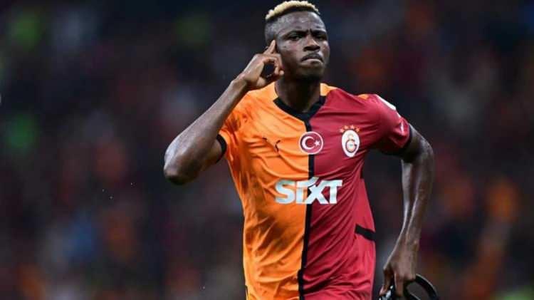 <p>Taraftarın merakla yolunu gözlediği Nijeryalı yıldız için Dursun Özbek'in transfer detaylarını da paylaşması bekleniyor.</p>
