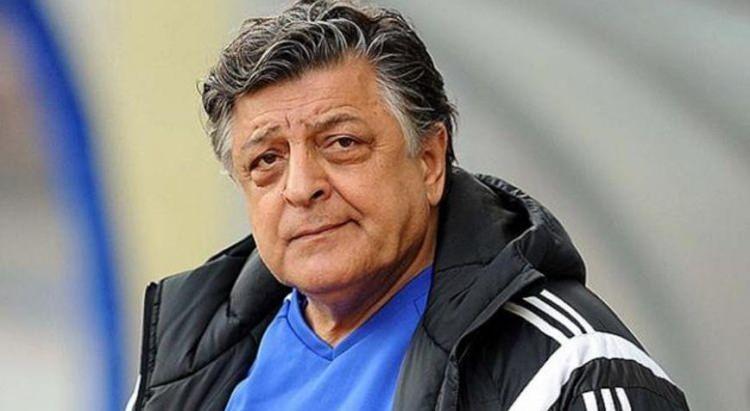 <p>İşte birçok başarılı işe imza atan Yılmaz Vural'ın Alaçatı'da bulunan 2 katlı lüks evinden bazı kareler...</p>
