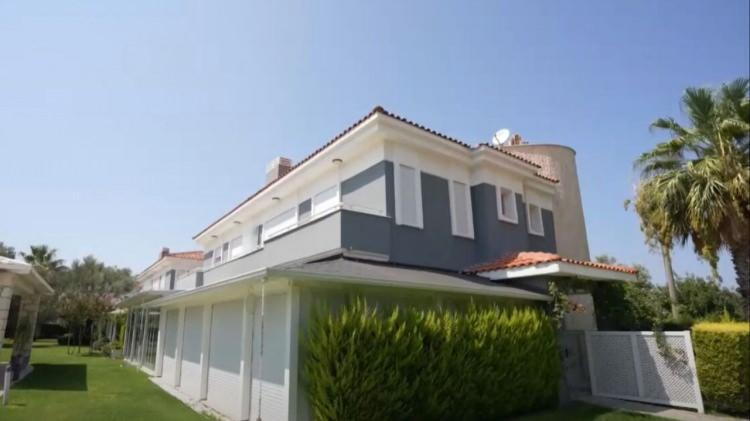 <p><span style="color:#B22222"><strong>YILMAZ VURAL'IN MİLYONLUK YUVASI!</strong></span></p>