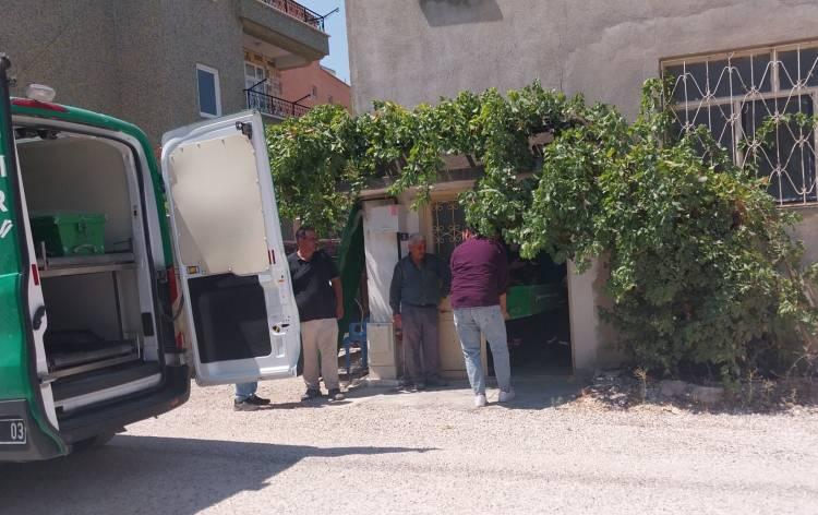 <p>Mersin'in Mut ilçesinde şizofren hastası Ali D.(48), 68 yaşındaki annesini bıçaklayarak öldürdü.</p>

<p> </p>
