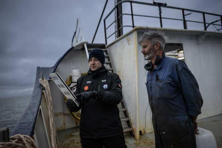 <p>Kutup Araştırmaları Proje Yarışmasında birinci olan 3 lise öğrencisinin projelerini Arktik'in zorlu şartlarında test ettiklerini ve Türkiye'nin kutup bilim araştırmalarına katkı sunduklarını aktaran Kacır, "Arjantin, Bulgaristan ve Ekvador'dan bilim insanlarının da dahil olduğu seferle uluslararası işbirliğimizi bir adım daha öteye taşıdık." değerlendirmesini yaptı.</p>
<p> </p>