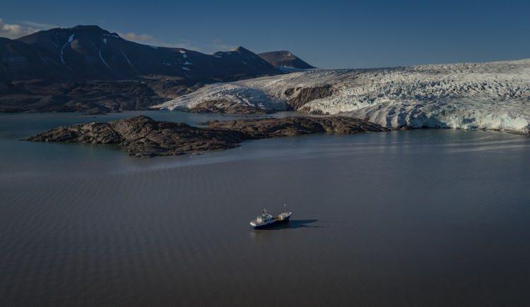 <p>Arslan, "Farklı disiplinlerden araştırmacılar deniz bilimleri adına 60'dan fazla istasyondan &ouml;rnek alarak &ccedil;alışmalarını y&uuml;r&uuml;tmektedirler. Deniz bilimleri adına, CTD profilleri ve farklı derinliklerden alınan su ve sediment &ouml;rnekleri analiz ediliyor." şeklinde konuştu.</p>

<p>&nbsp;</p>
