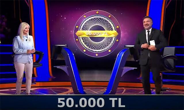 <p><strong>Kim Milyoner Olmak İster</strong>’de <strong>300 bin TL’lik “Leh” sorusuna A şıkkı Lihtenştayn cevabı</strong> veren yarışmacı, <strong>50.000 TL alarak yarışmaya veda etti.</strong></p>
