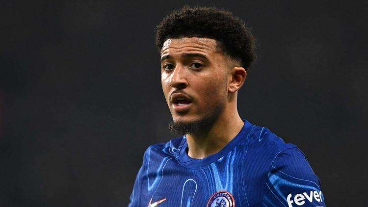 <p>Manchester United'da istenmeyen İngiliz yıldız için teknik direktör Solskjaer'in de devrede olduğu ve bu transferin bu hafta içinde kiralık olarak tamamlanacağı öğrenildi.</p>
