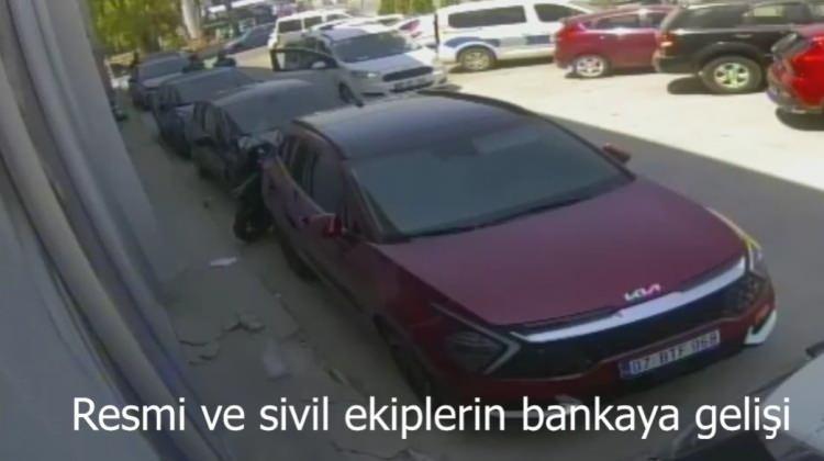 <p>İhbar üzerine harekete geçen Asayiş Şube Müdürlüğü ekipleri, H.B. ile temasa geçerek detayları öğrendi. H.B., telefonda kendisini Milli İstihbarat Teşkilatı (MİT) görevlisi olarak tanıtan bir şahsın, <strong>"Adınız kara para aklama olayına karıştı" </strong>diyerek baskı uyguladığını, bu nedenle yönlendirmelerle 10 milyon TL karşılığı 247 bin doları çekmeye geldiğini belirtti.</p>
<p> </p>