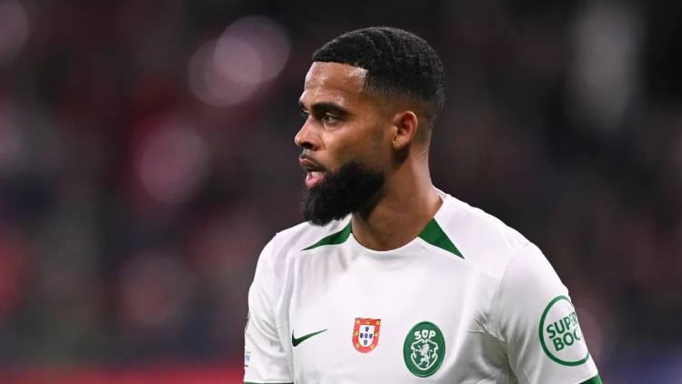 <p><strong>STOPERE PORTEKİZ'DEN TAKVİYE!</strong></p>

<p> </p>

<p>Sporting Lizbon'un Hollandalı stoperi Jeremiah St. Juste için nabız yoklayan Beşiktaş, Sporting'te kadroda düşünülmeyen isim için hamlesini yaptı.</p>

<p> </p>

<p>Teknik direktör Solskjaer'in de çok istediği Juste hızı ve tekniğiyle dikkat çekiyor. 28 yaşındaki futbolcu için Beşiktaş'ın cüzzi bir bonservis ödeyeceği öğrenildi.</p>
