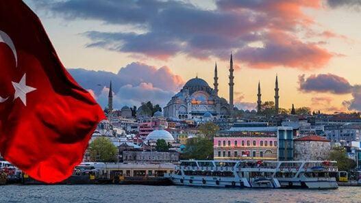 <p><span style="color:#B22222"><strong>TÜRKİYE'NİN YÜZDE KAÇI DUA EDİYOR?</strong></span></p>
<p> </p>
<p>Araştırma sonuçları, bazı toplumların manevi yönelimlerinin diğerlerine kıyasla daha yoğun olduğunu ortaya koyuyor. veriler, sadece dini pratikleri değil, aynı zamanda toplumsal değerleri, kültürel kodları ve bireylerin ruhsal ihtiyaçlarını da anlamamıza yardımcı oluyor.<strong> Açıklanan listede Türkiye'nin yüzde kaçının dua ettiği de yer aldı...</strong></p>