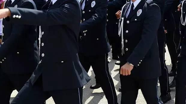 <p>Boy Şartı: Erkeklerde en az 167 cm, kadınlarda en az 162 cm.</p>

<p> </p>

<p>Beden Kitle İndeksi: 18 ile 27 arasında olmak.</p>
