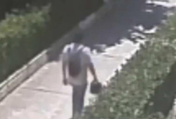 <p>CİNAYETLERİ İŞLEMEDEN ÖNCE KEŞİF YAPMIŞ</p>

<p>Teknik ve fiziki takip sonucu şüphelinin, Nilüfer Tuzlulu'nun oğlu Nurettin Emre Türker olduğu tespit edildi. </p>
